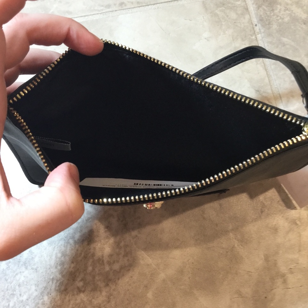 Nine West Table Treasures Black Wristlet - Picture 4 of 5